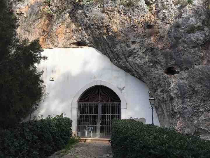 La grotta di San Michele a Cagnano Varano
